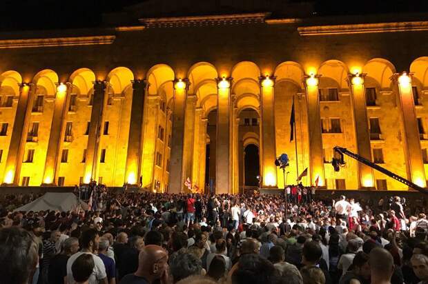 Грузия, штурм парламента-2, 20.06.19.png Грузия, штурм парламента-2, 20.06.19.png