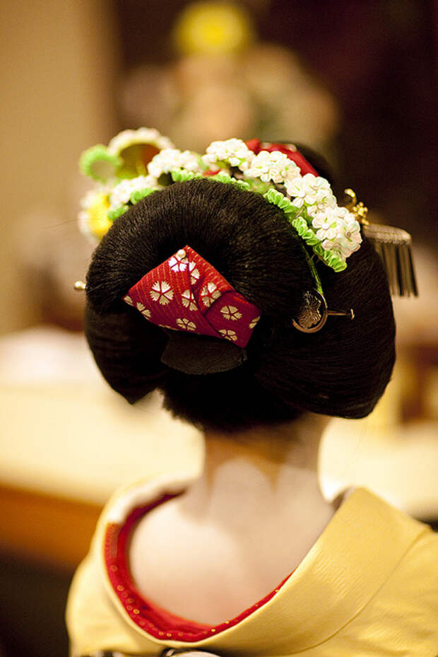 Традиционная японская причёска.