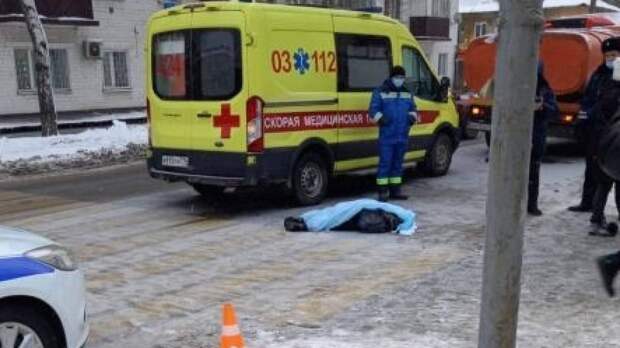 Прохожий скончался возле офиса банка на Каменноостровском проспекте