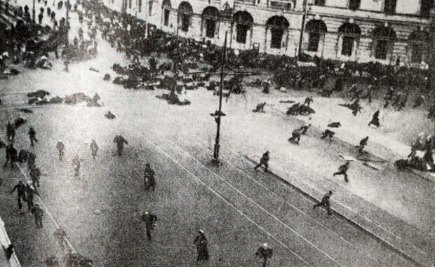 расстрел демонстрации, Петроград, 4 июля 1917|Фото: history-at-russia.ru расстрел демонстрации, Петроград, 4 июля 1917|Фото: history-at-russia.ru