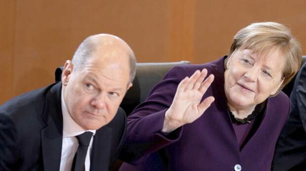 «С удовольствием созваниваюсь с ней»: Шольц рассказал о своих отношениях с Меркель