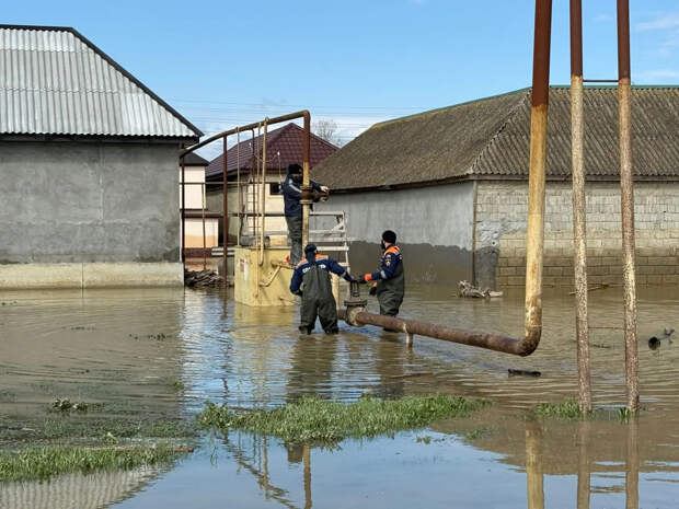 Многокилометровый оползень в Дагестане чуть не снес местных жителей