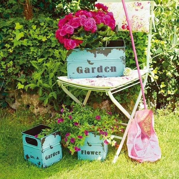 Не спешите выкидывать старую мебель и вещи: очаровательный винтажный декор для сада