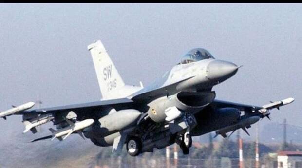 Срочно! Взрывы! Дроны ВСУ «атаковали» Европу: в ответ подняты истребители