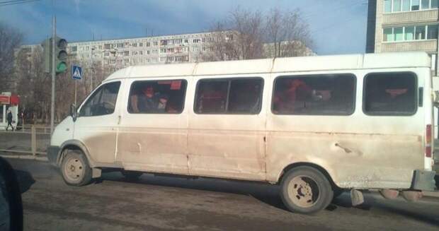 По Волгограду курсирует маршрутка-лимузин газель, лимузин, маршрутка