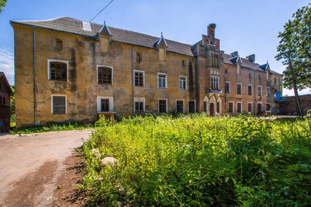 7 средневековых рыцарских замков в России (ФОТО)