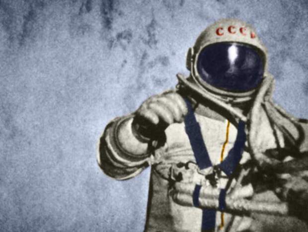 5 нештатных ситуаций, сопровождавших первый выход человека в открытый космос