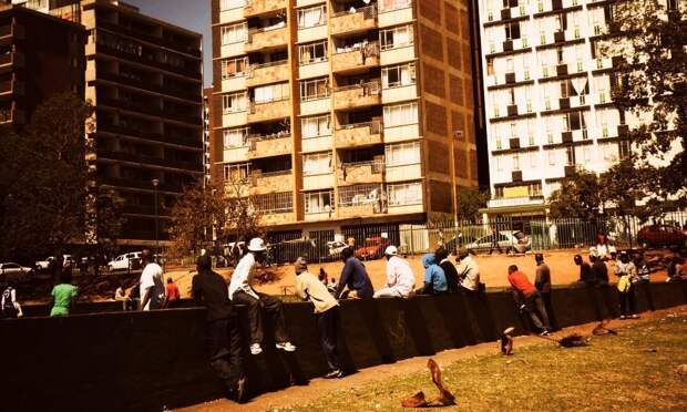Йоханнесбург как люди живут рядом с зомби - Last Day Club (4)