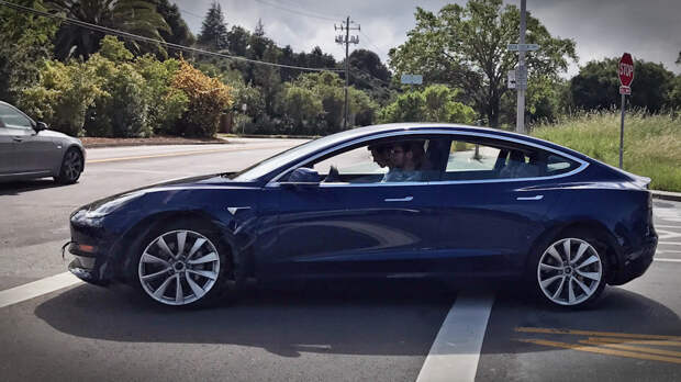 Предсерийные Model 3 уже колесят по Калифорнии.