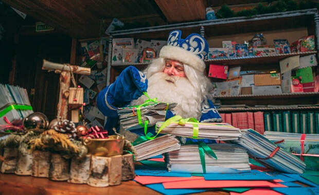 Новогодняя почта: юные москвичи смогут отправить письма Деду Морозу