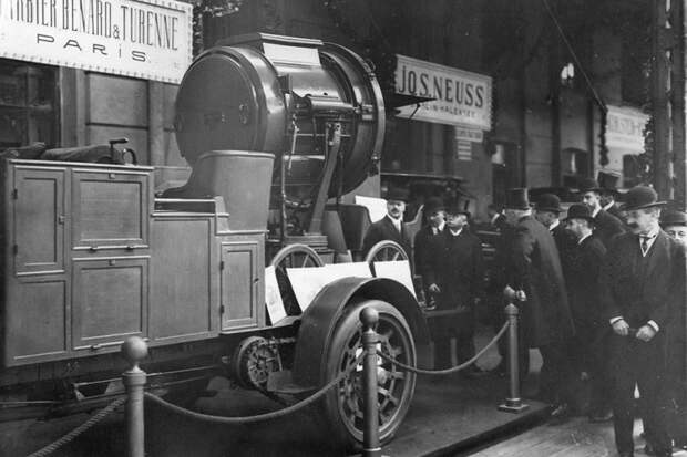 Автосалон в Санкт-Петербурге 1913 года автовыставка, автосалон, ретро фото