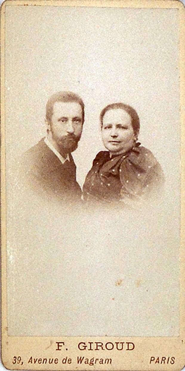 Фото Ивана Михайловича и Марии Сергеевны Гревс (Париж, 1890-е гг.). СПФ АРАН.  Ф. 726. Оп. 1.  Ед. хр. 310. Л. 10. 