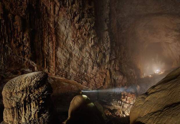 Вьетнам, пещера Шондонг - самая большая пещера в мире