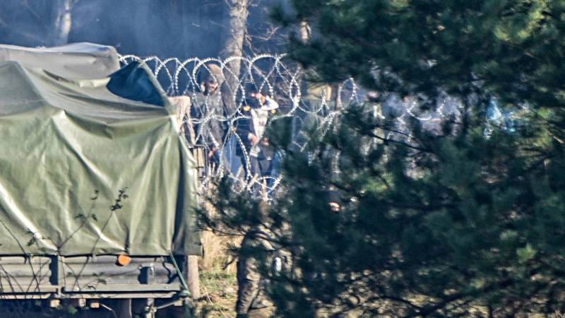 Поляки кое-что знают: Багдасаров назвал истинную причину строительства стены на польской границе
