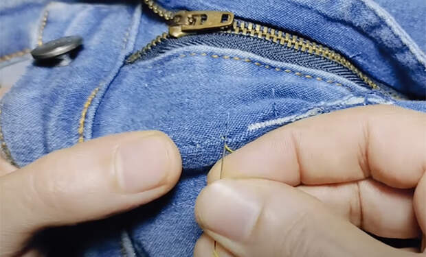 Убираем дырку на джинсах без шва. Следа не остается: видео