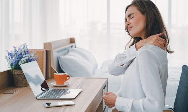 Без паники, но внимательно: почему хрустят шея, пальцы, позвоночник, челюсть