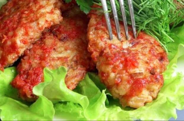 Луковые котлеты: вкуснейшее блюдо практически из ничего. Да еще и готовится быстро!
