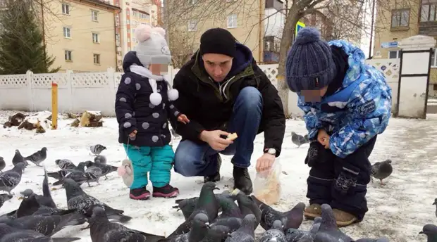 «Кажется, ей кто-то манипулирует»: челябинский омбудсмен рассказал RT, почему забрал детей у своей экс-супруги