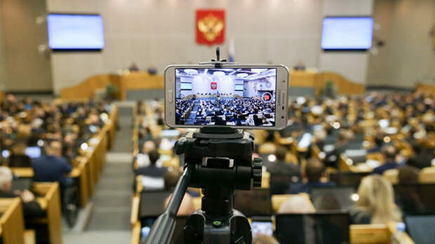 «Прекратите издеваться над русским народом!..» В Госдуме призвали начать уголовное преследование «Яндекс Музыки» за пропаганду укрофашизма