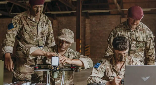 DM: Российские хакеры взломали компьютерные сети 8 британских военных баз