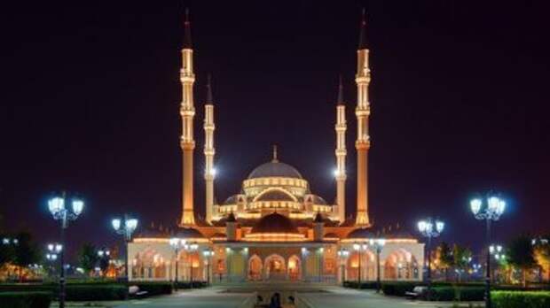 Величайший памятник архитектуры России - мечеть Сердце Чечни