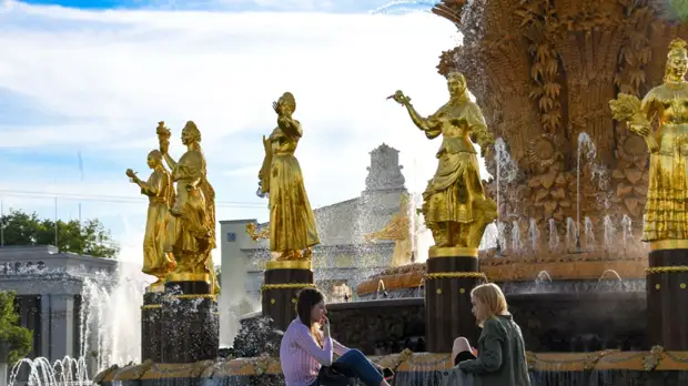 Фонтан «Дружба народов» на ВДНХ начали готовить к зиме