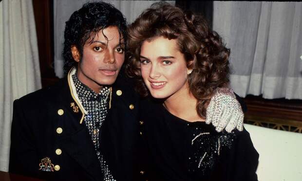 «Меня тошнит от страха, когда отец входит в комнату»: что не так с байопиком Майкла Джексона и каким на самом деле было детство звезды