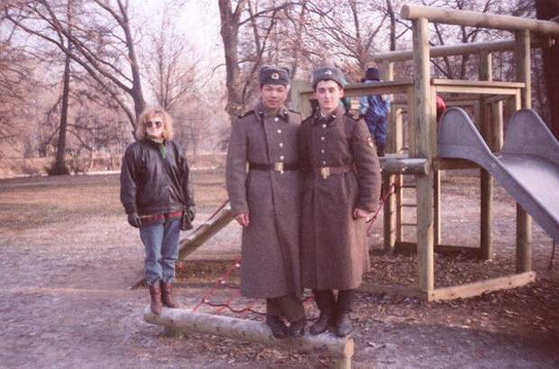 Солдаты гсвг. Группа советских войск в Германии. Форма ГСВГ. Форма армии ГДР. Солдатская форма в ГСВГ.