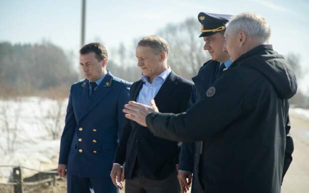 Аркадий Фомин проверил готовность шиловского села к подтоплению