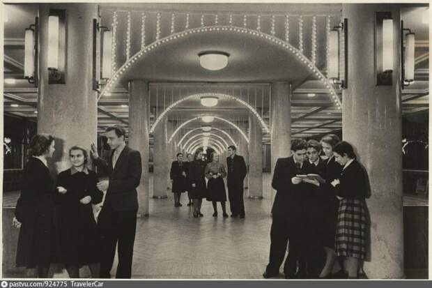 Один из залов дворца культуры, 1951.