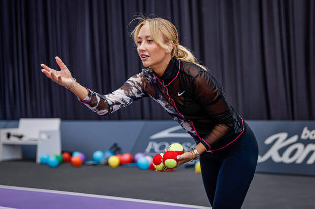 Потапова вышла в полуфинал турнира в Линце, обыграв немку Фридзам