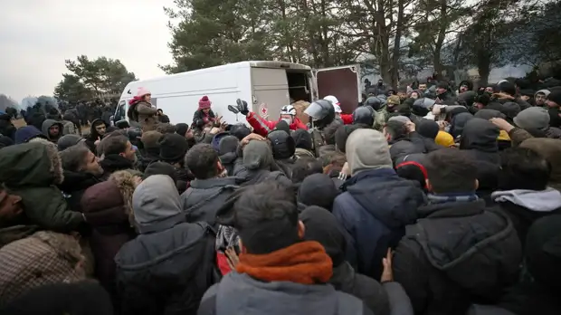 В Белоруссии рассказали о гуманитарной помощи, предоставленной мигрантам на границе