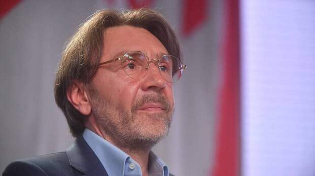 «27 миллионов за 45 минут»: Сергей Шнуров стал самым дорогим артистом на новогодних корпоративах