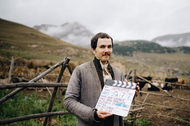 Илья Озолин в роли Михаила Лермонтова