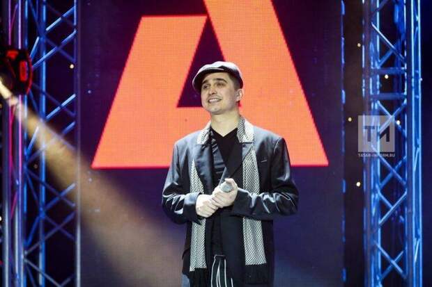 «Үземә дәрес алдым» - Раяз Фасыйхов авылда күңелгә тиярлек концертта булган