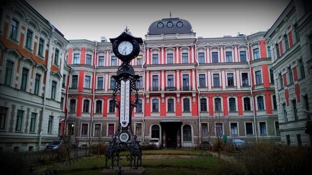 "Собачье сердце" пo-пeтepбypгcки. Памятник Шарику и Профессору