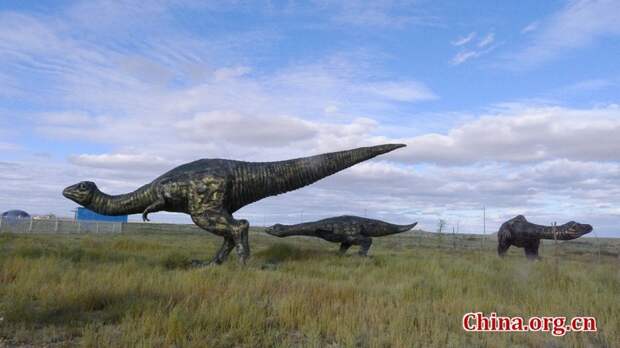 KissingDinosaurs10 KissingDinosaurs10 Целующиеся динозавры Эрэн Хото в Китае