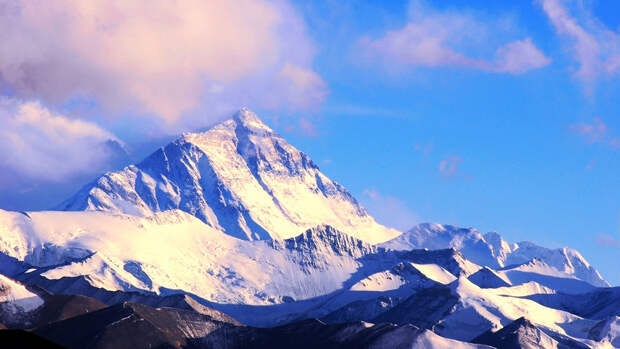 Bild: гид из Непала установил новый рекорд, покорив Эверест в 29-й раз