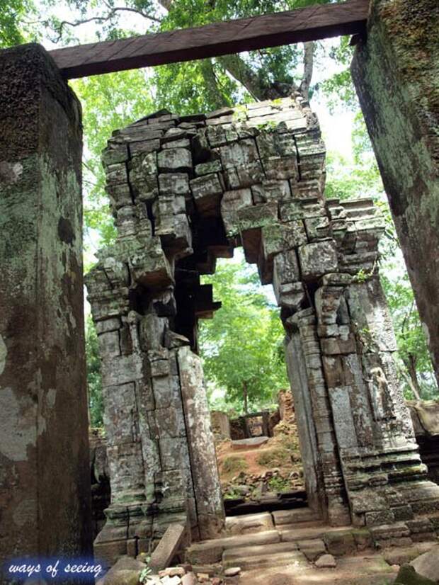 OLYMPUS DIGITAL CAMERA Пирамиды Камбоджи — Prasat Thom (Пирамида смерти).