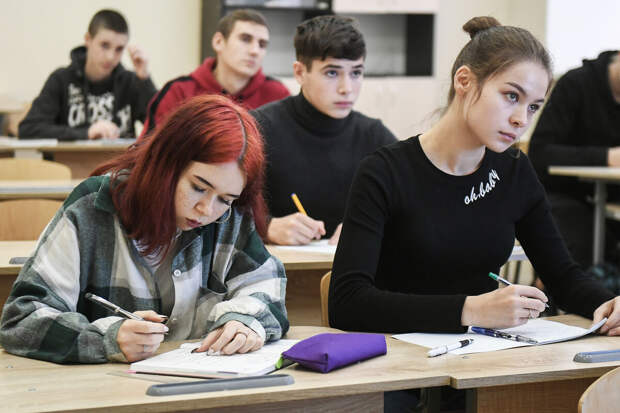 "Известия": непослушных учеников предложили отправлять в спецшколы