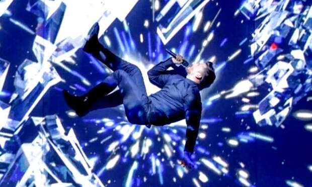Фото с выступления Сергея Лазарева на "Евровидении". 