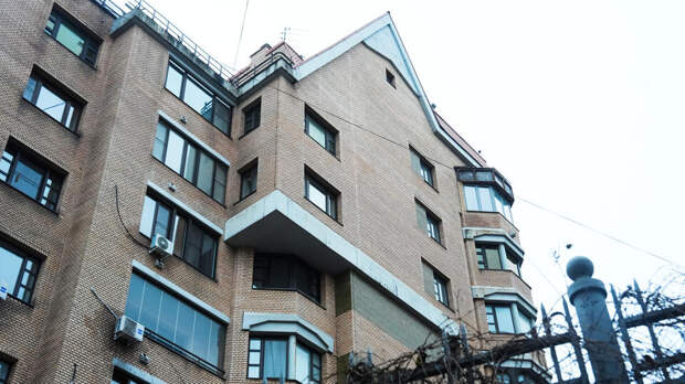 Приставы рассказали о принятии мер по выселению Долиной