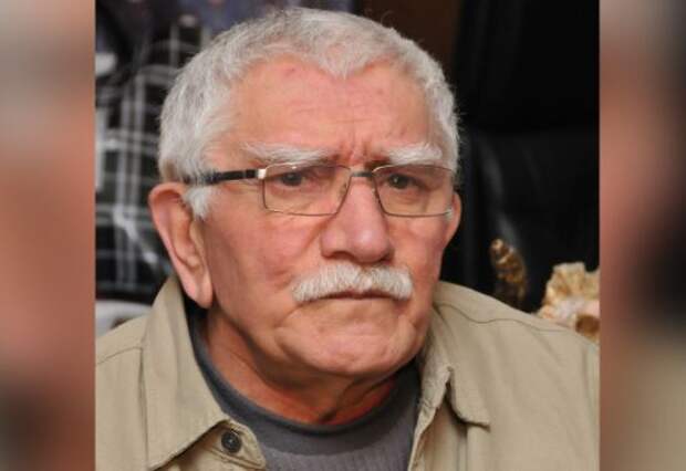 Могила Джигарханяна находится под надежной охраной пенсионерок