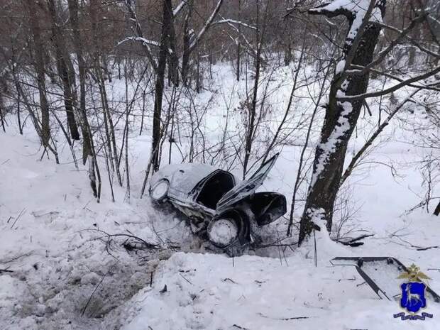 Молодой водитель «Приоры» погиб в ДТП с деревом под Самарой