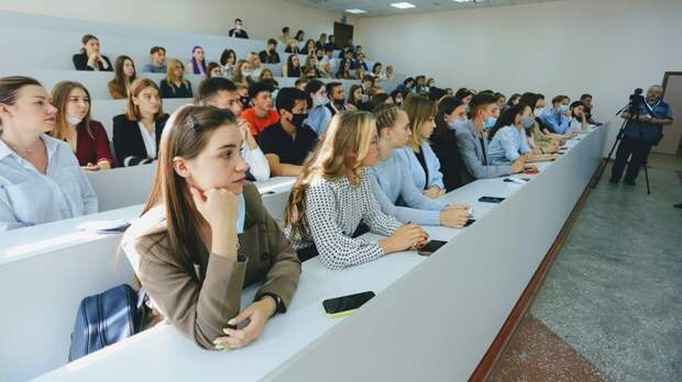 Российские студенты раскрыли свои месячные траты