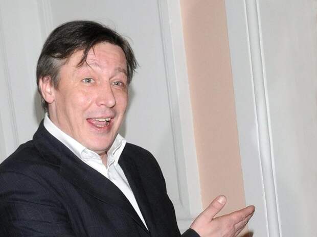 Михаилу Ефремову приписали роман с 41-летней актрисой Дарьей Белоусовой