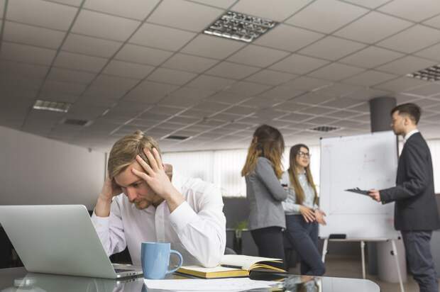 Астраханцы назвали топ-5 главных факторов стресса на работе
