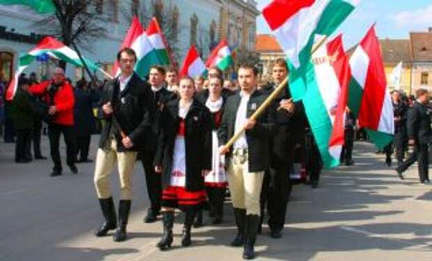 Украинские патриоты пообещали расправиться с венграми