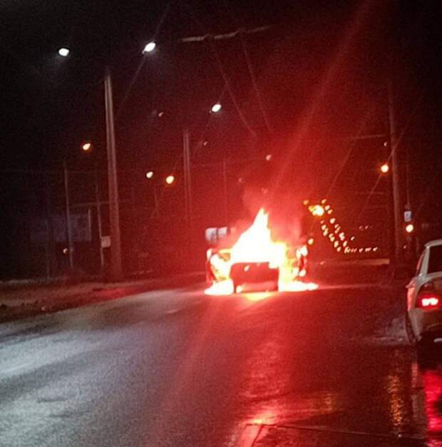 Этой ночью рвануло ГБО в автомобиле на Ленинском проспекте