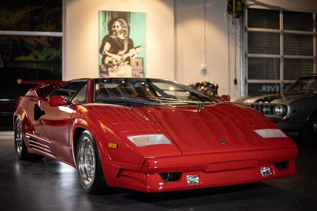 Редкий юбилейный Lamborghini Countach с минимальным пробегом